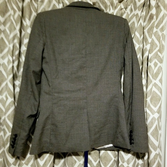 H&M light gray blazer - Picture 2 of 4